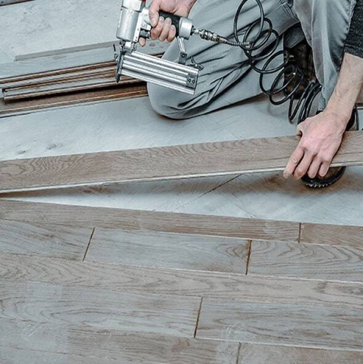 Solutions de clouage et d’agrafage pour l’industrie du revêtement de sol